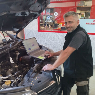 Car Dealer Team Member
